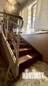 Дом 240м², 3-этажный, участок 10 сот.  