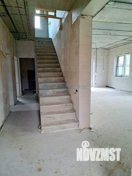 Дом 250м², 2-этажный, участок 10 сот.  