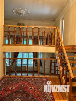 Коттедж 500м², 4-этажный, участок 30 сот.  