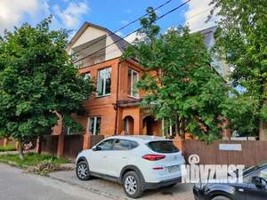 Дом 250м², 3-этажный, участок 4 сот.  