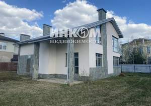 Дом 220м², 2-этажный, участок 10 сот.  