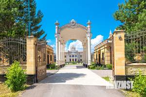 Дом 1978м², 2-этажный, участок 550 сот.  