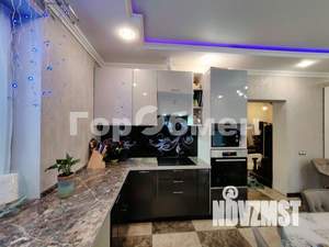 Дом 229м², 3-этажный, участок 4 сот.  