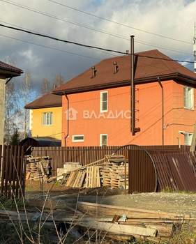 Дом 54м², 2-этажный, участок 5 сот.  