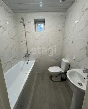 Дом 180м&sup2;, 2-этажный, участок 10 сот.  