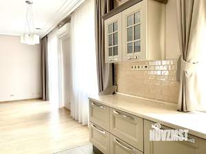 Дом 217м², 3-этажный, участок 4 сот.  