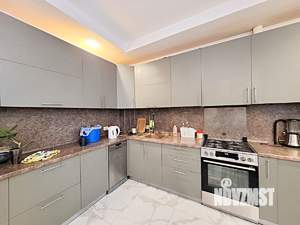 Дом 350м², 3-этажный, участок 12 сот.  