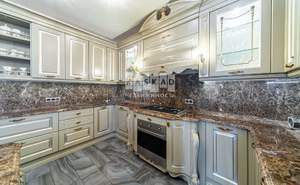 Дом 400м², 3-этажный, участок 12 сот.  