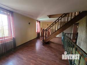 Коттедж 375м², 3-этажный, участок 12 сот.  