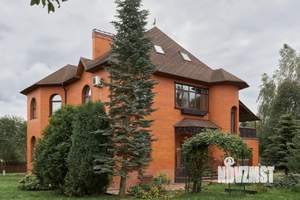 Дом 800м², 3-этажный, участок 25 сот.  