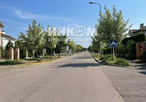 Дом 220м², 2-этажный, участок 10 сот.  