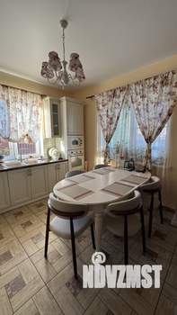 Коттедж 170м², 2-этажный, участок 10 сот.  