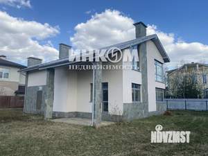 Дом 220м², 2-этажный, участок 10 сот.  
