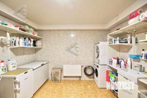 Дом 650м&sup2;, 4-этажный, участок 20 сот.  