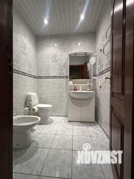 Дом 350м², 2-этажный, участок 20 сот.  