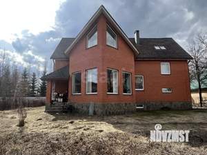 Дом 304м², 3-этажный, участок 18 сот.  