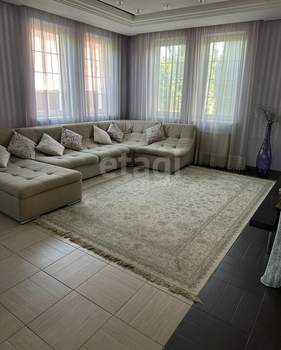 Дом 270м², 3-этажный, участок 6 сот.  