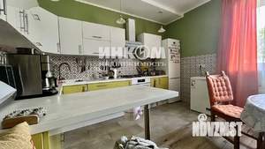 Дом 240м², 3-этажный, участок 10 сот.  