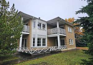 Дом 210м&sup2;, 2-этажный, участок 14 сот.  