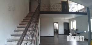 Дом 448м², 3-этажный, участок 12 сот.  