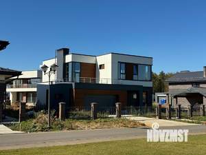 Дом 305м², 2-этажный, участок 9 сот.  