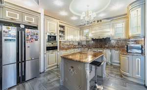 Дом 400м², 3-этажный, участок 12 сот.  