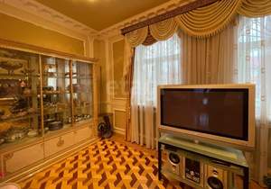 Дом 360м², 3-этажный, участок 10 сот.  