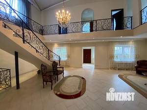 Коттедж 415м&sup2;, 3-этажный, участок 8 сот.  