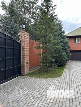 Дом 700м², 3-этажный, участок 36 сот.  