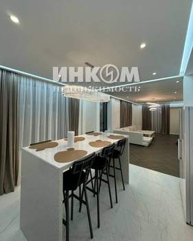 Дом 330м&sup2;, 2-этажный, участок 13 сот.  