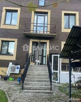 Дом 148м², 3-этажный, участок 4 сот.  