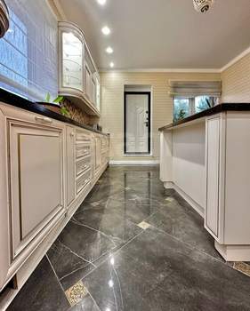 Дом 354м², 3-этажный, участок 10 сот.  