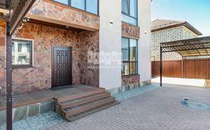 Дом 220м², 3-этажный, участок 8 сот.  