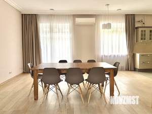 Дом 217м², 3-этажный, участок 4 сот.  