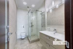 Дом 375м², 3-этажный, участок 18 сот.  