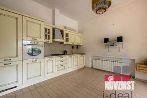 Дом 240м², 3-этажный, участок 10 сот.  