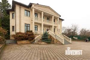 Дом 288м², 2-этажный, участок 18 сот.  
