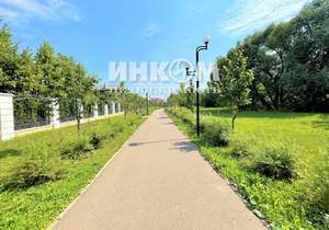 Дом 220м², 2-этажный, участок 10 сот.  