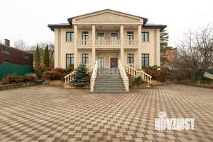 Коттедж 288м², 3-этажный, участок 18 сот.  