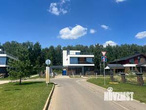 Дом 270м², 3-этажный, участок 11 сот.  