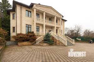 Коттедж 288м², 3-этажный, участок 18 сот.  