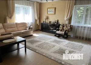 Дом 230м&sup2;, 3-этажный, участок 9 сот.  