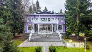 Дом 495м², 3-этажный, участок 20 сот.  