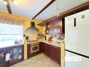 Дом 176м&sup2;, 3-этажный, участок 9 сот.  