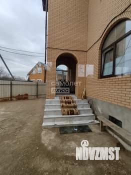 Коттедж 258м², 3-этажный, участок 4 сот.  