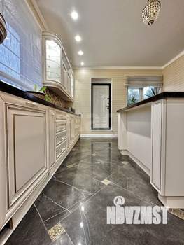 Дом 354м², 3-этажный, участок 10 сот.  