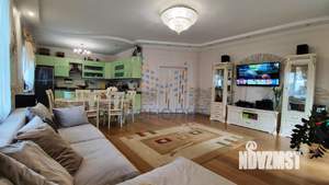 Дом 290м², 3-этажный, участок 11 сот.  