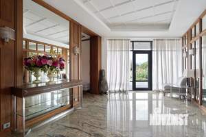 Дом 1000м&sup2;, 2-этажный, участок 100 сот.  