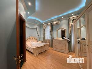 Дом 360м², 3-этажный, участок 10 сот.  
