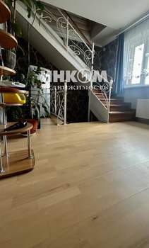 Дом 240м², 3-этажный, участок 10 сот.  